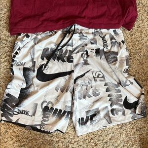 Nike Black and White Mens Graphic Basketball Shorts